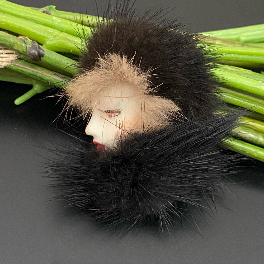 Vintage Porcelain Face Victorian Lady with Real Rabbit Fur Hat Scarf Brooch 11g